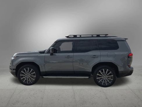 Used 2024 Lexus GX 550 w/ Accessory Package (31) image 3