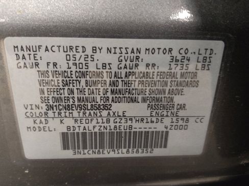 Used 2025 Nissan Versa SV FWD image 33