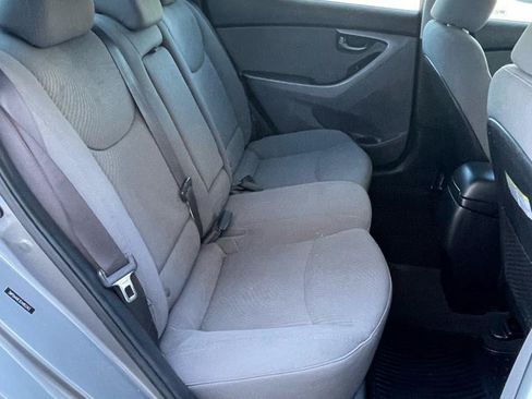 Used 2014 Hyundai Elantra SE w/ Option Group 02 FWD image 15