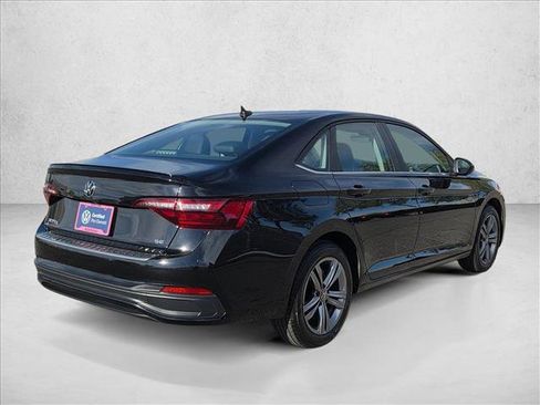 Certified 2023 Volkswagen Jetta SE FWD image 5