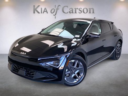 Certified 2025 Kia EV6 Light image 1