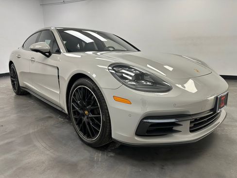 Used 2018 Porsche Panamera 4S image 18