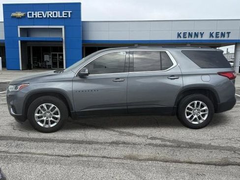 Used 2021 Chevrolet Traverse LT FWD image 31