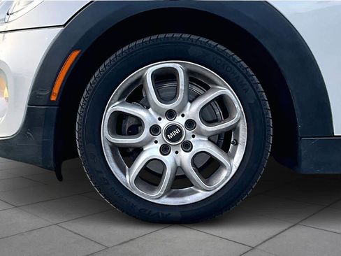 Used 2016 MINI Cooper 4-Door Hardtop image 10