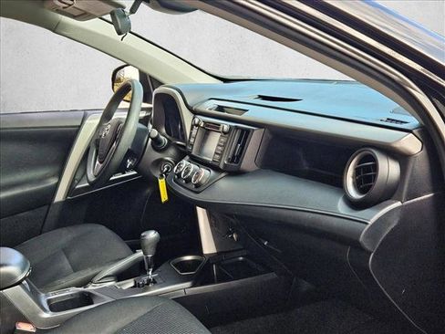 Used 2018 Toyota RAV4 LE image 24