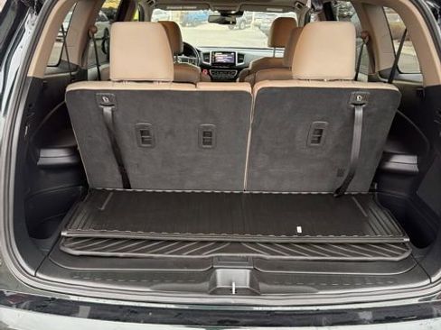 Used 2017 Honda Pilot Elite image 16