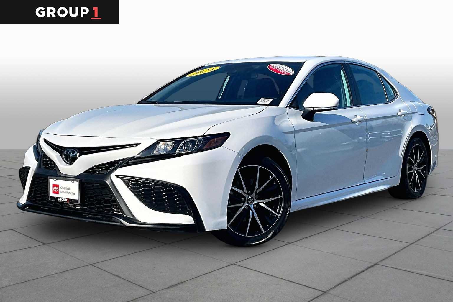 Certified 2024 Toyota Camry SE FWD image 1