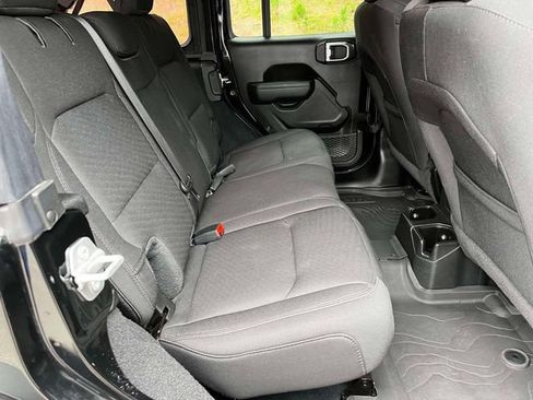 Used 2022 Jeep Wrangler Unlimited Sport AWD/4WD image 23