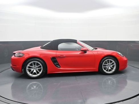 Used 2017 Porsche 718 Boxster image 8
