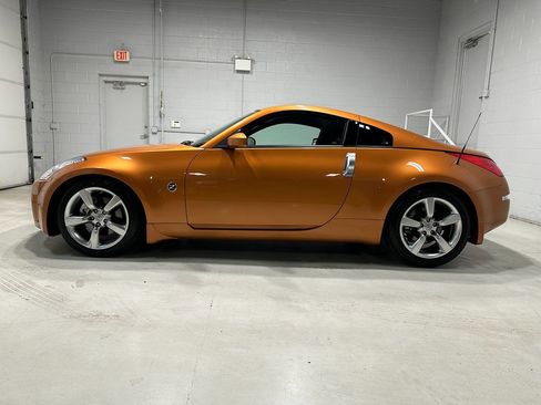 Used 2006 Nissan 350Z w/ (N93) Cargo Convenience Pkg image 13