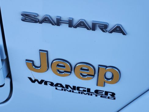 Used 2020 Jeep Wrangler Unlimited Sahara image 24