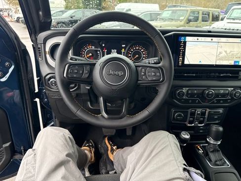 New 2025 Jeep Gladiator Sport image 17