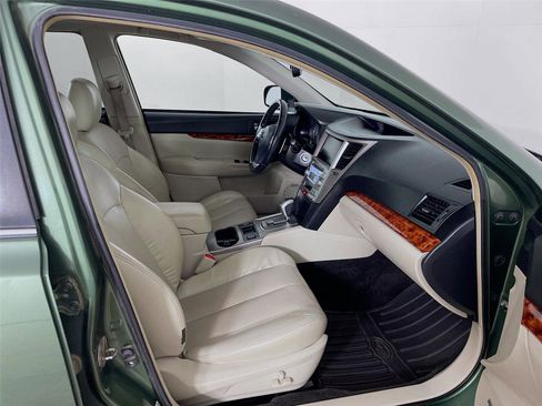 Used 2012 Subaru Outback 3.6R Limited image 30