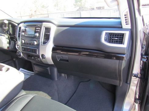 Used 2017 Nissan Titan SV image 16