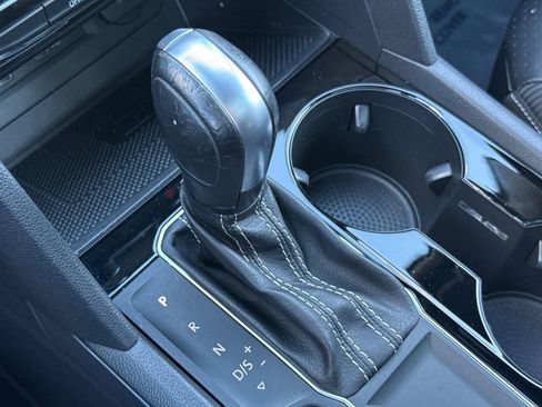 Used 2021 Volkswagen Atlas Cross Sport SEL R-Line image 21