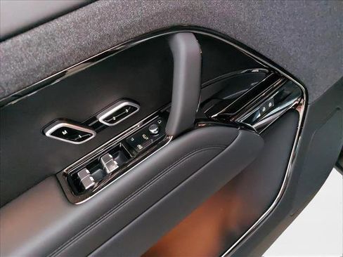 New 2025 Land Rover Range Rover Sport image 10