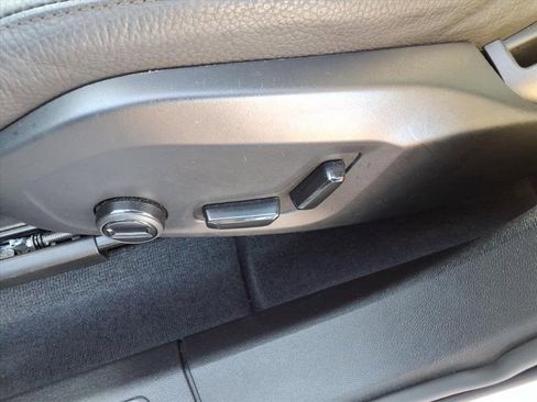 Used 2025 Volvo XC60 B5 Plus image 17