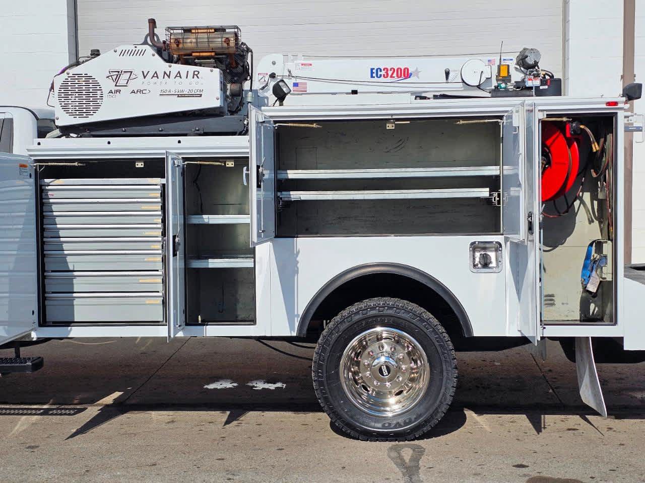 Used 2019 Ford F550 4x4 Regular Cab Super Duty image 11