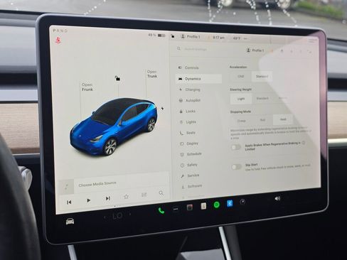 Used 2021 Tesla Model Y Standard Range image 30