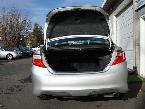 Used 2014 Toyota Camry SE image 15