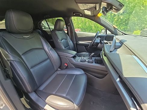 Used 2024 Cadillac XT4 Premium Luxury FWD image 15