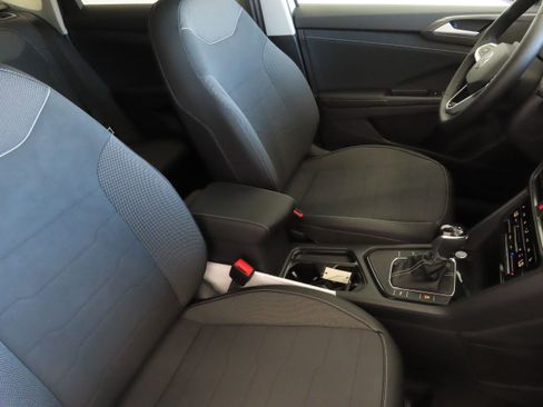 New 2026 Volkswagen Taos SE image 27