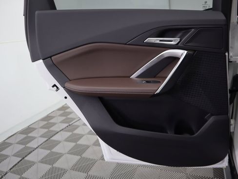 Used 2025 BMW X1 xDrive28i w/ Technology Package image 27