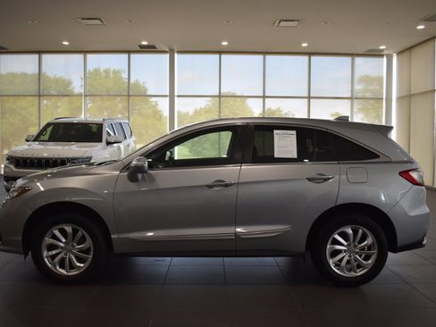 Used 2017 Acura RDX AWD w/ Technology Package image 4
