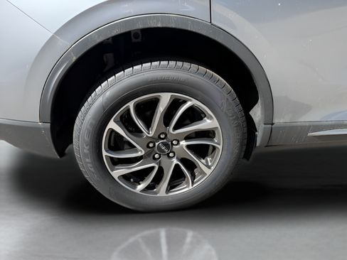 Used 2022 Lincoln Corsair AWD w/ Equipment Group 101A image 23