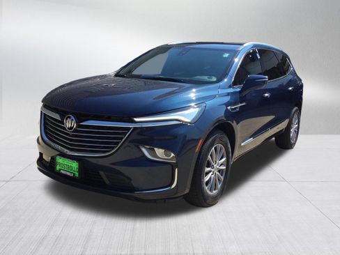 Used 2023 Buick Enclave Essence AWD/4WD image 2