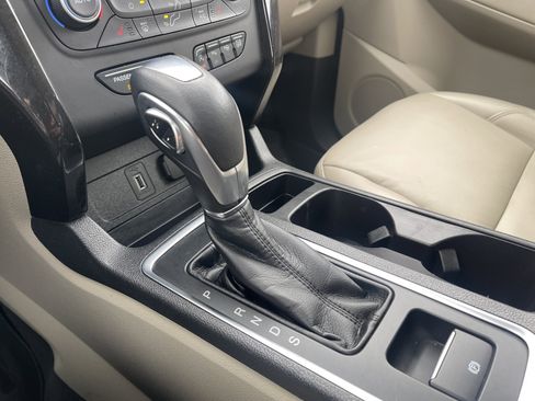 Used 2019 Ford Escape Titanium image 16