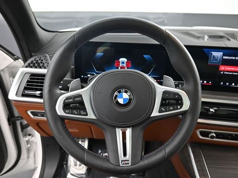 Used 2025 BMW X7 M60i AWD/4WD image 11