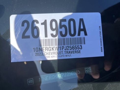 Used 2023 Chevrolet Traverse LT FWD image 11