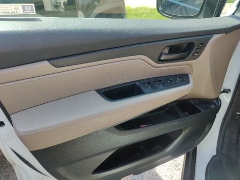 Used 2024 Honda Odyssey EX-L image 17