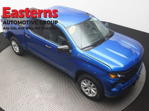 Used 2022 Chevrolet Silverado 1500 Custom image 3