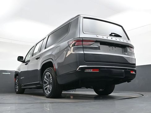 Used 2024 Jeep Wagoneer L Series II w/ Flexible Seating Group image 38