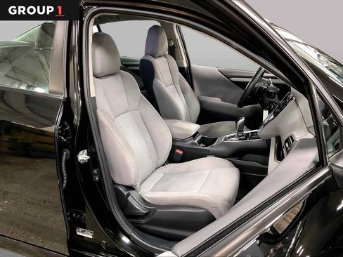 Used 2023 Subaru Legacy Premium AWD/4WD image 9