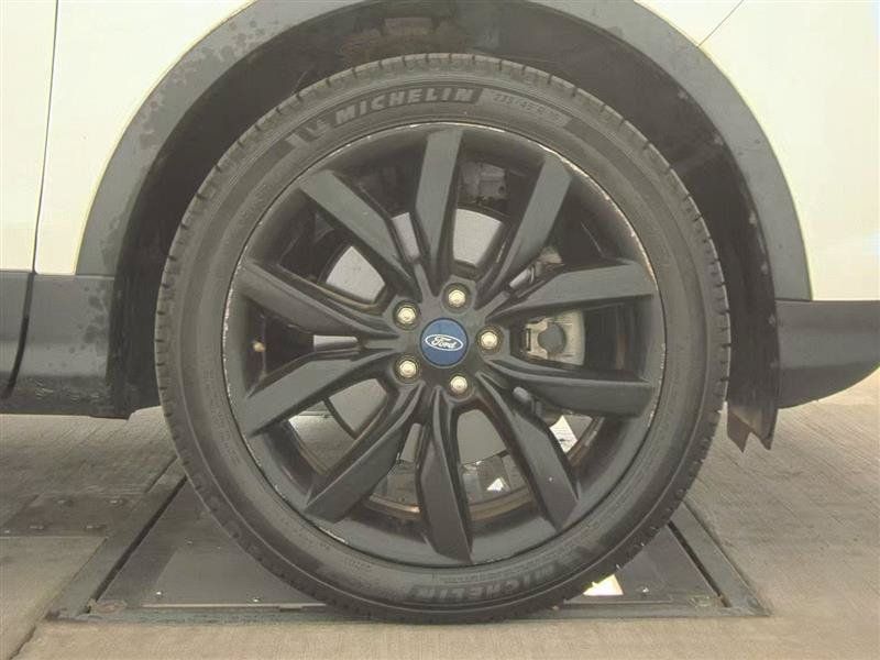 Used 2018 Ford Escape SE w/ SE Sport Appearance Package AWD/4WD image 10