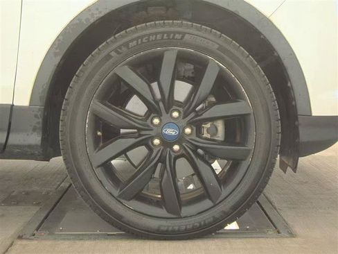 Used 2018 Ford Escape SE w/ SE Sport Appearance Package AWD/4WD image 10