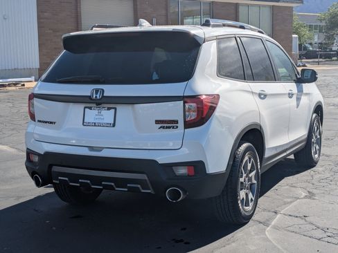 Used 2023 Honda Passport TrailSport image 3