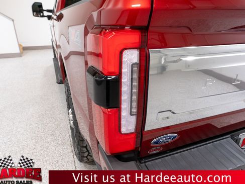 Used 2025 Ford F250 Platinum w/ Platinum Plus Package image 9