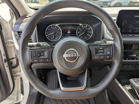 Certified 2023 Nissan Rogue SV image 28