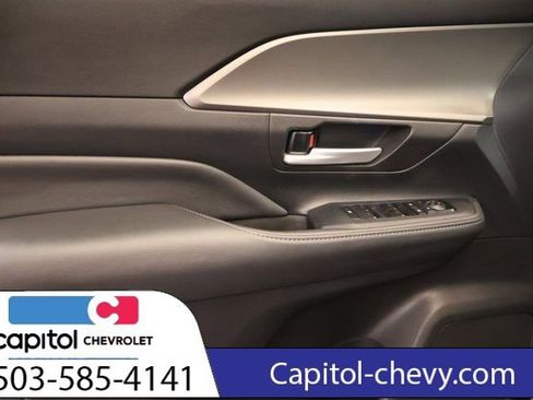 Used 2024 Toyota Grand Highlander XLE image 10