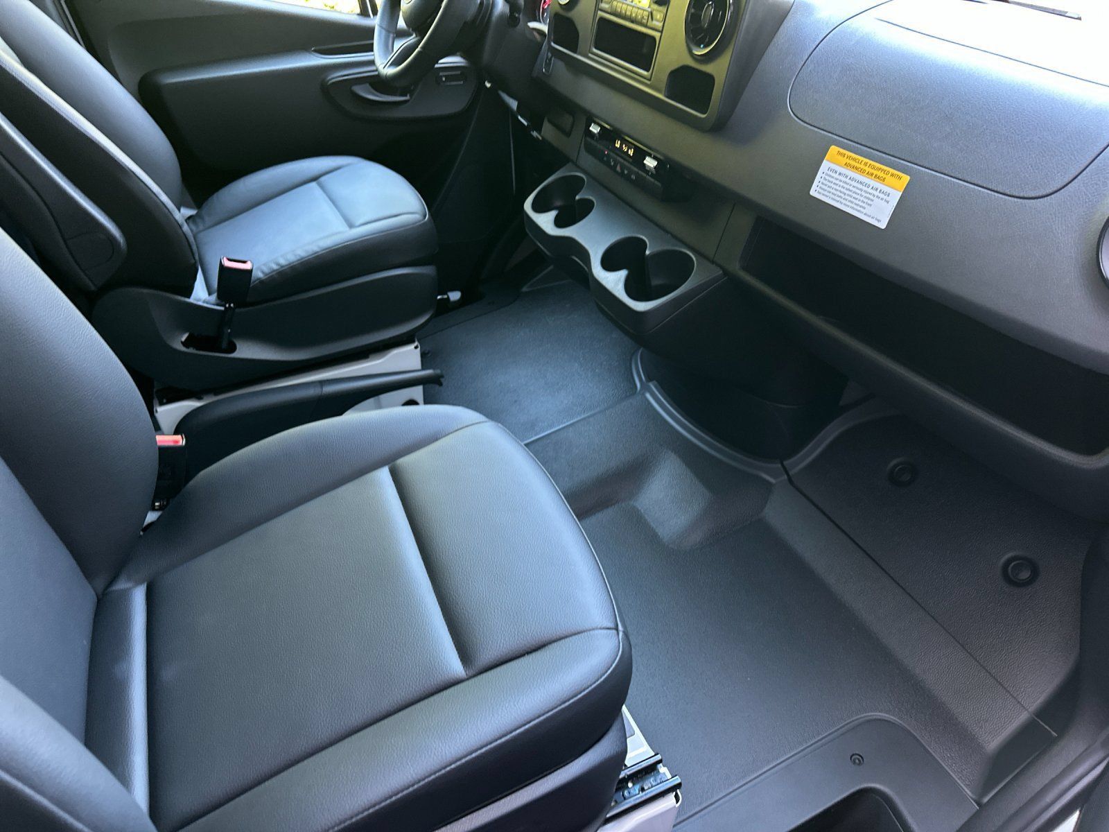 Used 2025 Mercedes-Benz Sprinter 2500 image 15