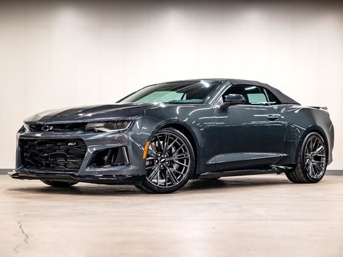 Used 2018 Chevrolet Camaro ZL1 image 2