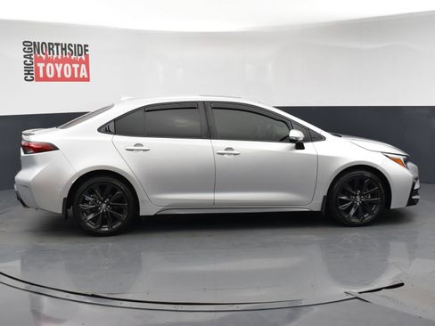 Used 2025 Toyota Corolla XSE FWD image 5