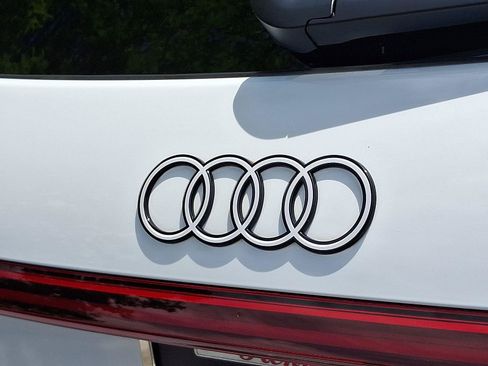 Used 2025 Audi Q5 Premium AWD/4WD image 31