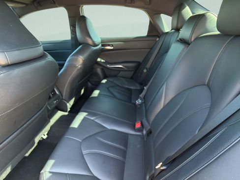 Used 2021 Toyota Avalon XLE FWD image 12