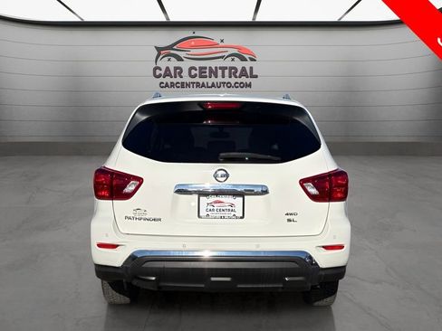 Used 2019 Nissan Pathfinder SL image 4