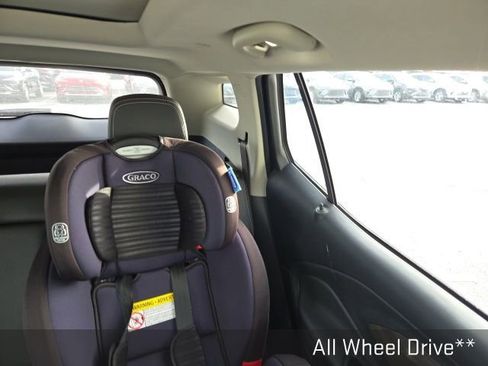 Used 2023 GMC Terrain Denali w/ Black Diamond Edition image 15